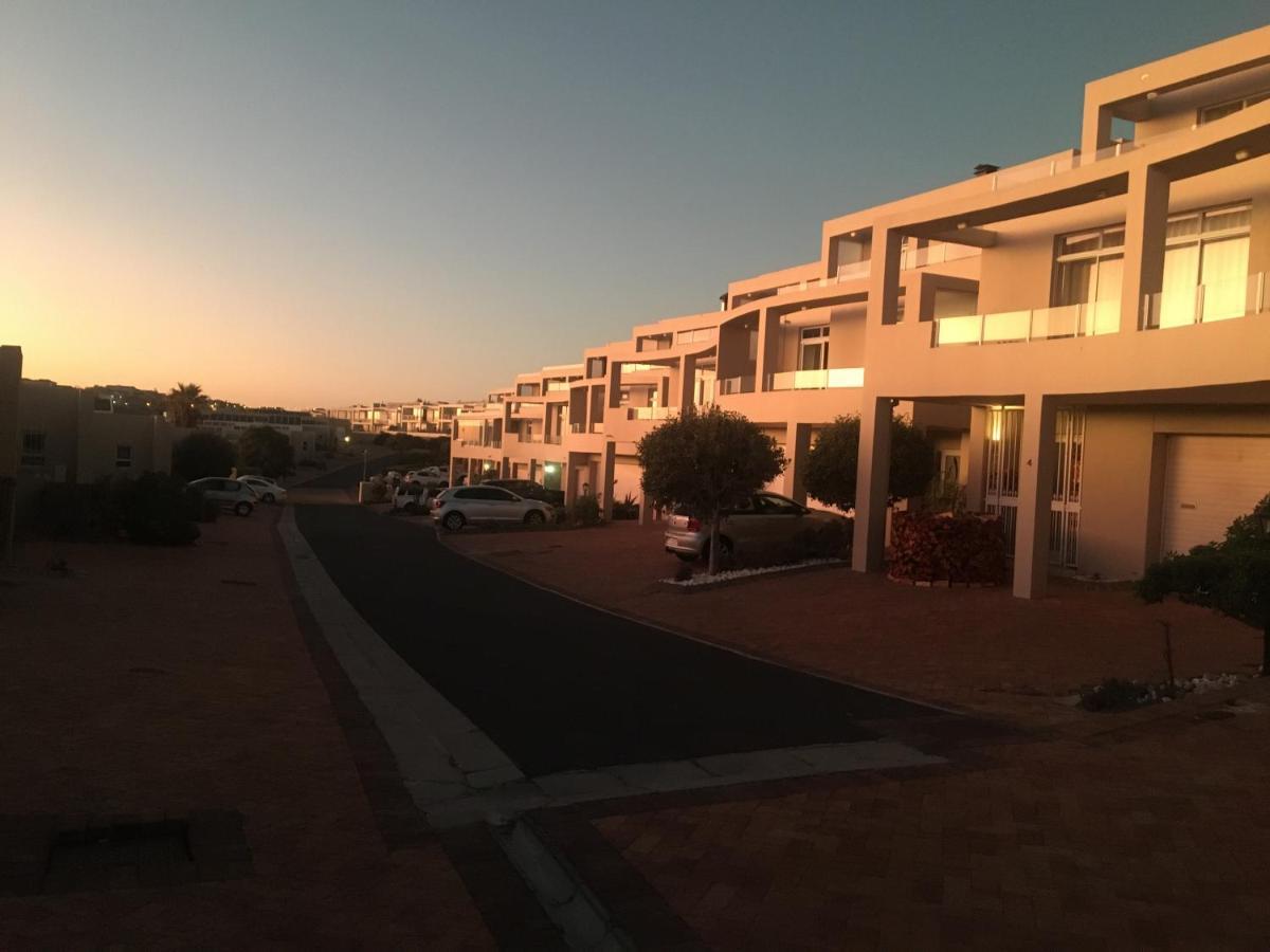 2Whitewaters Bloubergstrand Homestay Екстер'єр фото