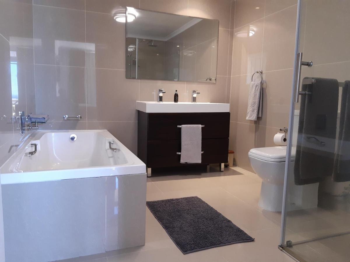 2Whitewaters Bloubergstrand Homestay Екстер'єр фото